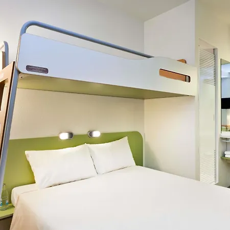 Ibis Budget Bordeaux Centre Bastide-3